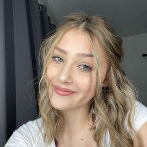 Meet your Posher, Mikayla